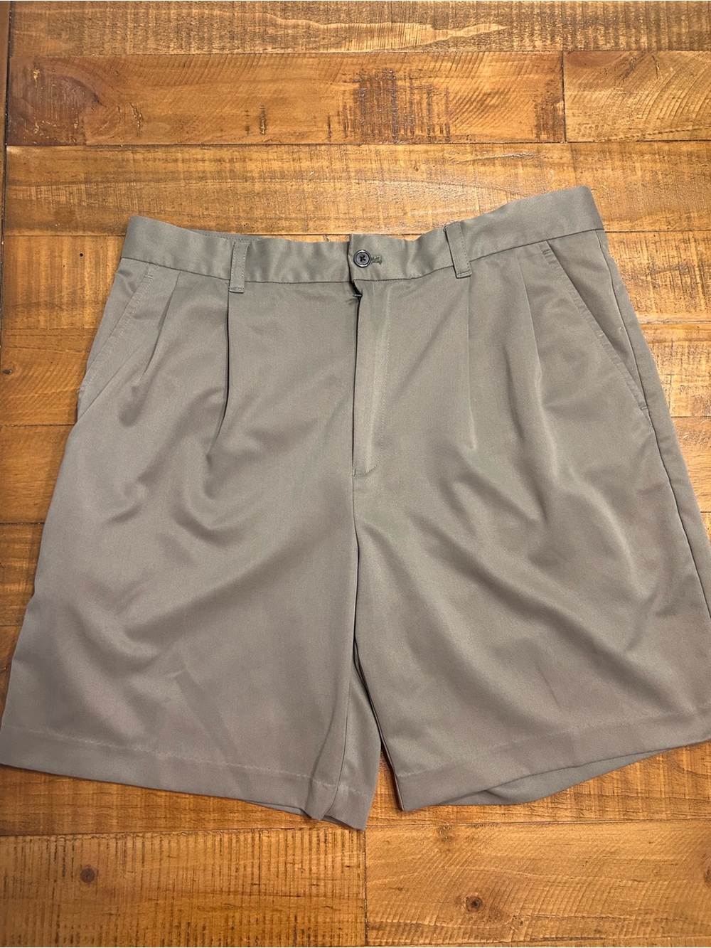 IZOD Men’s Golf Shorts, Waist 34